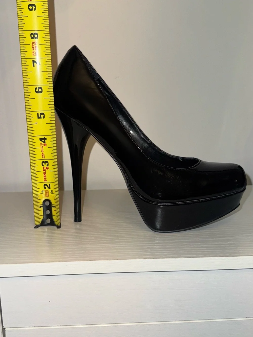 Classic Black Patent Platform Stiletto Pumps - size 7 - Picture 7 of 7